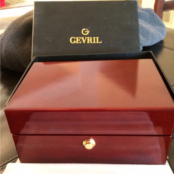 Gevril GV2 Stadium (4000R) Sports Watch. Limited edition #242/500 - Picture 7 of 8